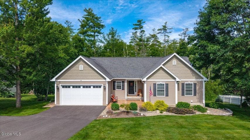 32 Burnham Road, Wilton, NY