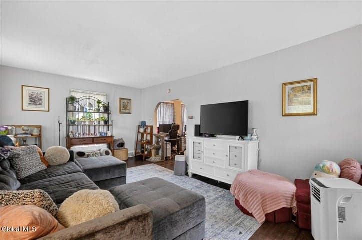 28 Woodlawn Avenue, Greenwich, NY, photo 5