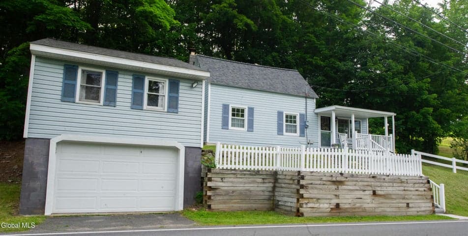397 Creek Road, Brunswick, NY