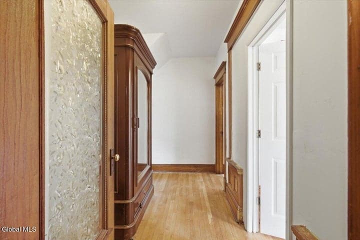 422 Manning Boulevard, Albany, NY, photo 5