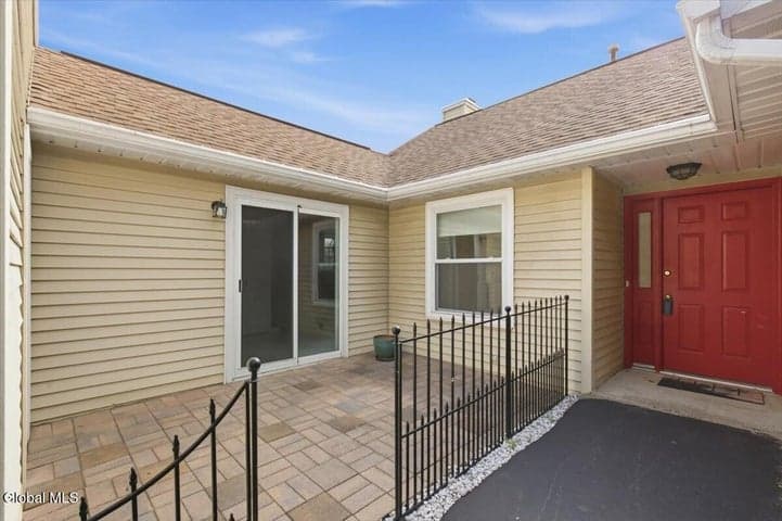 24 Loudonwood East, Loudonville, NY