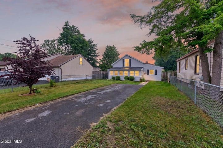 1379 Evergreen Avenue, Rotterdam, NY, photo 3