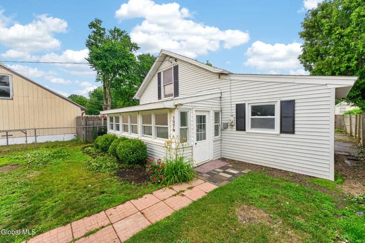 1379 Evergreen Avenue, Rotterdam, NY