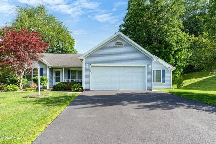 1118 Clute Crest Lane, Niskayuna, NY, photo 2