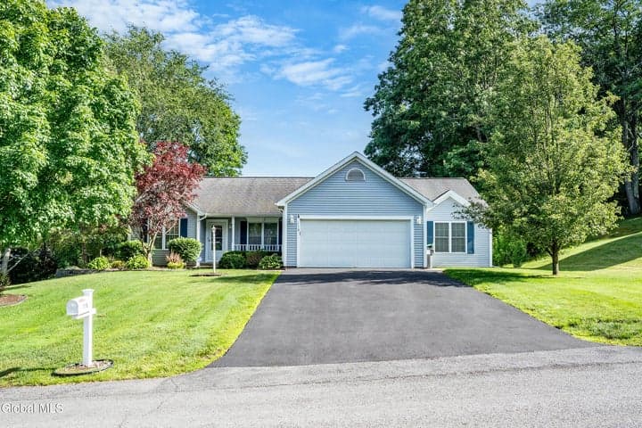 1118 Clute Crest Lane, Niskayuna, NY