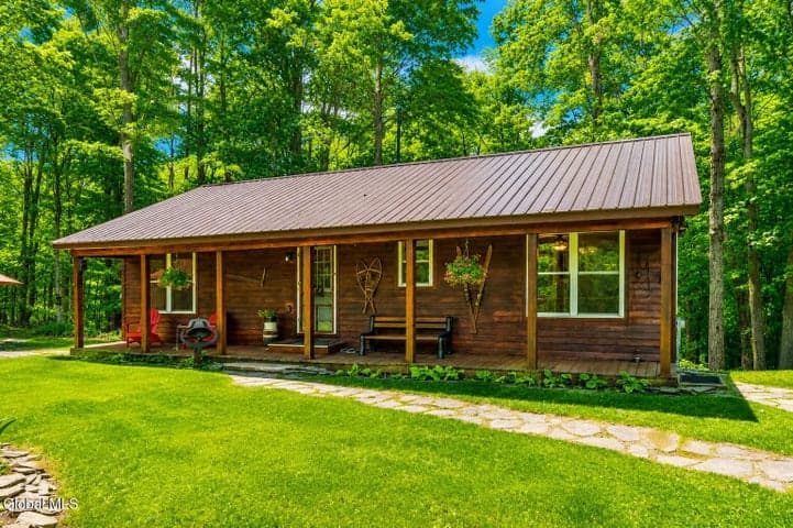 286 Severine Lane, Fultonville, NY