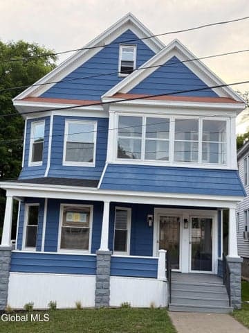 12 Lomasney Avenue, Schenectady, NY