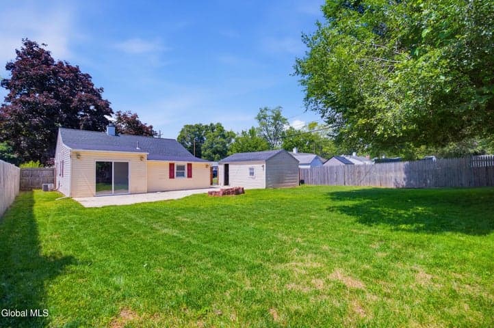 9 Mayhall Street, Colonie, NY, photo 4