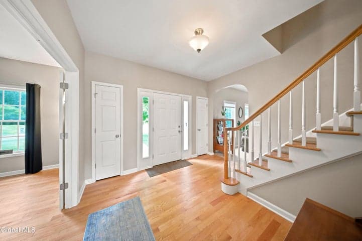 12 Bridget Circle, Colonie, NY, photo 2