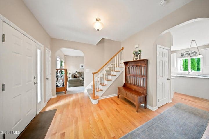 12 Bridget Circle, Colonie, NY, photo 3