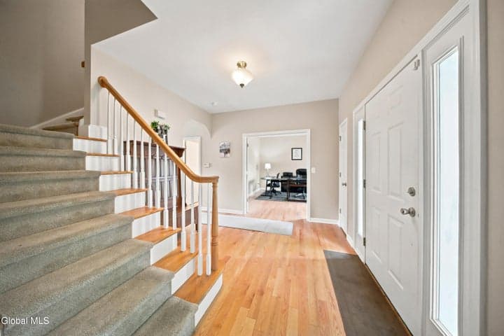 12 Bridget Circle, Colonie, NY, photo 5