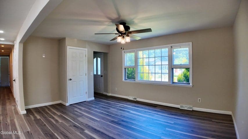 8 Emerson Drive, Latham, NY, photo 5