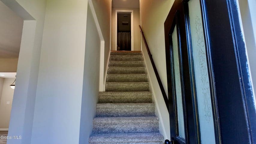 8 Emerson Drive, Latham, NY, photo 4