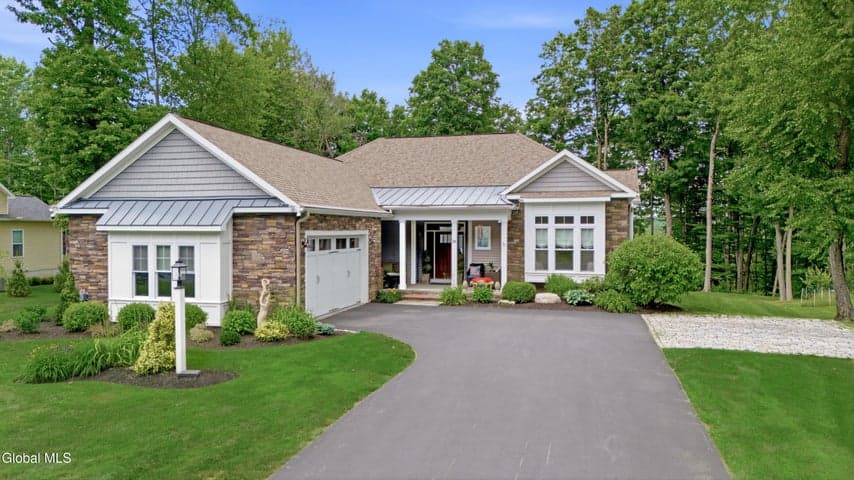 26 Yachtsman Way, Malta, NY, photo 2