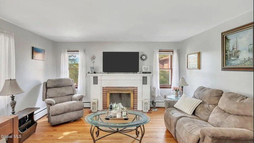 84 Worth Avenue, Hudson, NY, photo 3