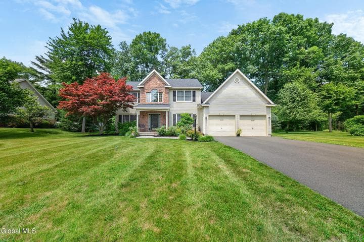 26 Hedgerose Lane, Delmar, NY