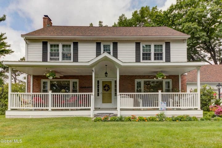 43 East Road, Brunswick, NY
