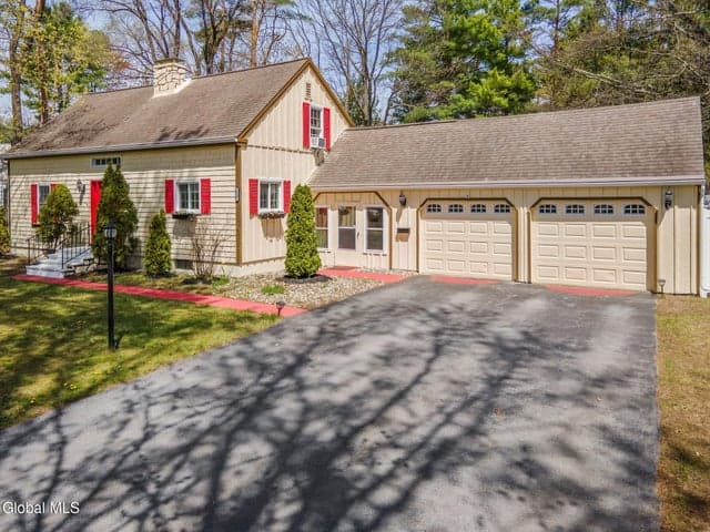 219 Aviation Road, Queensbury, NY, photo 2