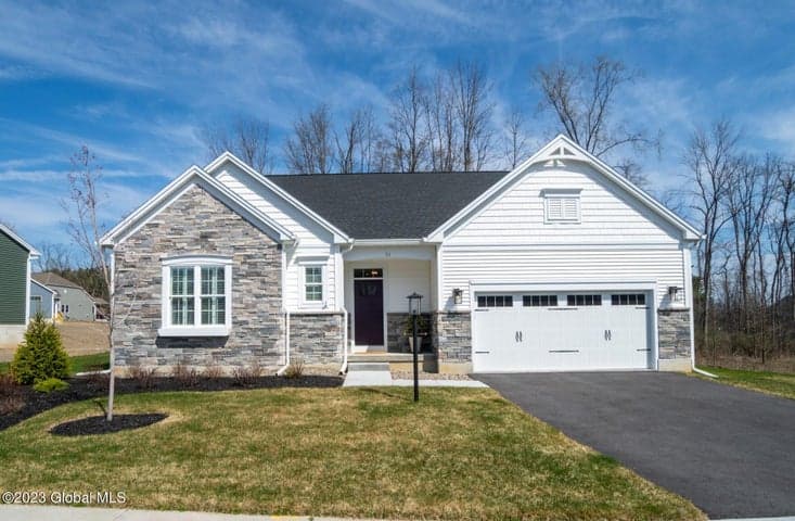 11 West Avenue, Round Lake, NY