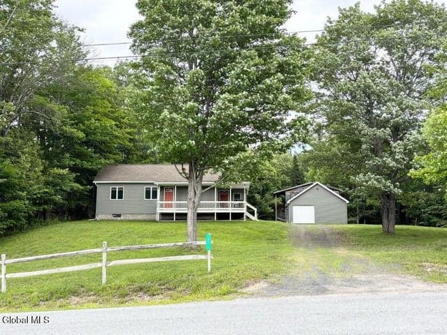 31 Chaisson Road, Newcomb, NY