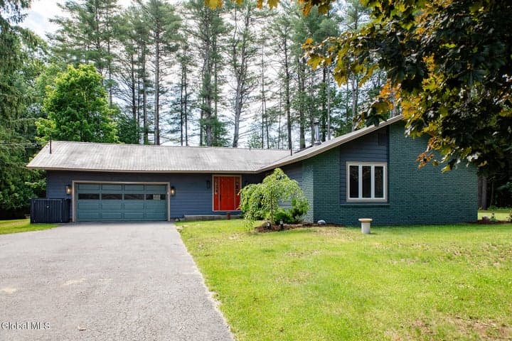 80 Brook Road, Saratoga Springs, NY, photo 2