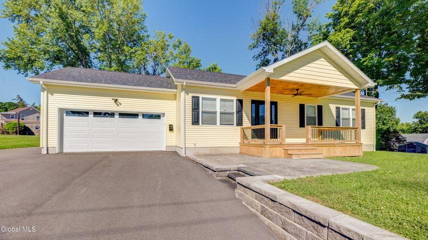 140 Maple Avenue, Canajoharie, NY, photo 2