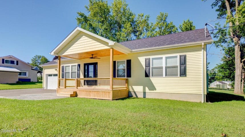 140 Maple Avenue, Canajoharie, NY, photo 3