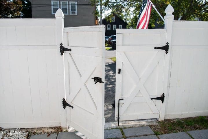 8 Stewart Avenue, Bolton, NY, photo 4