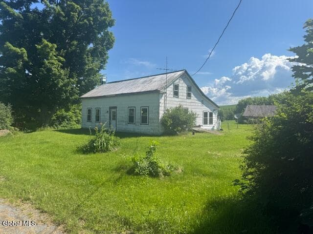 25 William Cipperly Road, Hoosick, NY