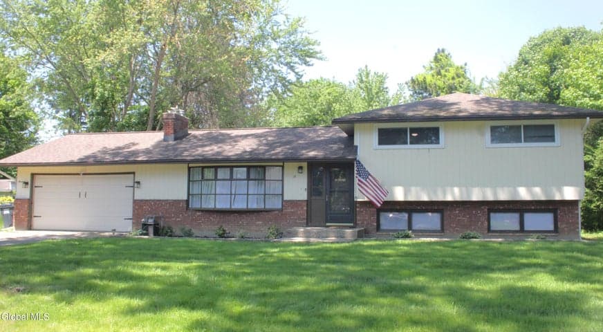 14 Rosemere Road, Ballston, NY