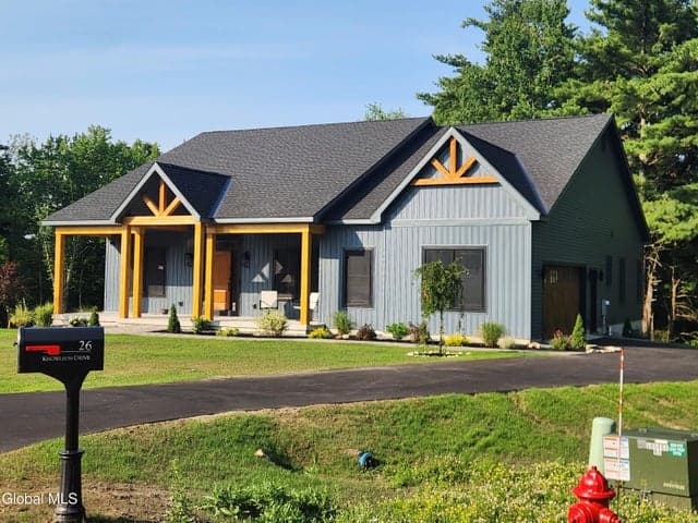26 Knowlson Drive, Averill Park, NY