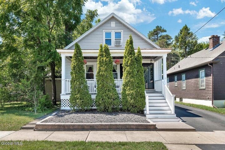 942 Myrtle Avenue, Albany, NY