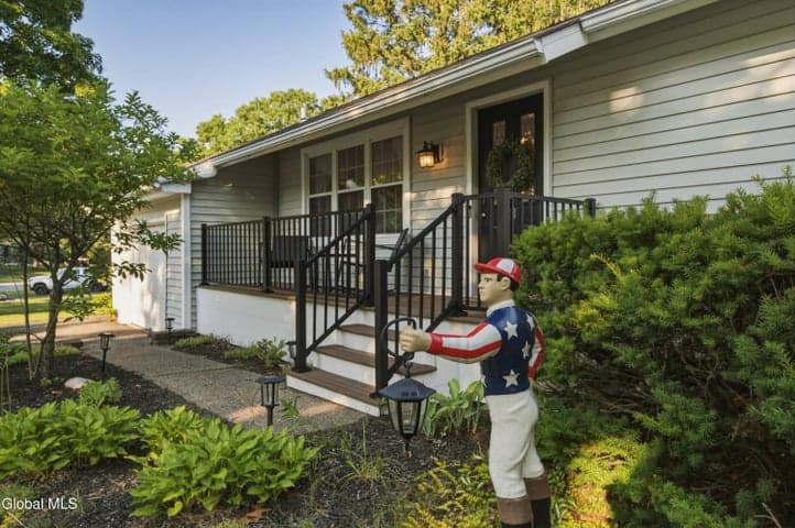 3 Vichy Drive, Milton, NY