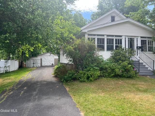 30 Boltwood Avenue, Castleton-on-Hudson, NY, photo 2