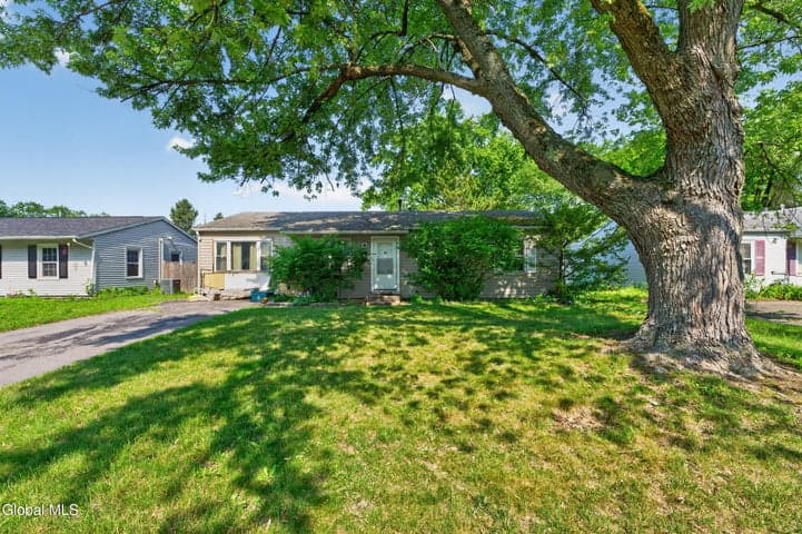 22 Mildred Lane, Latham, NY