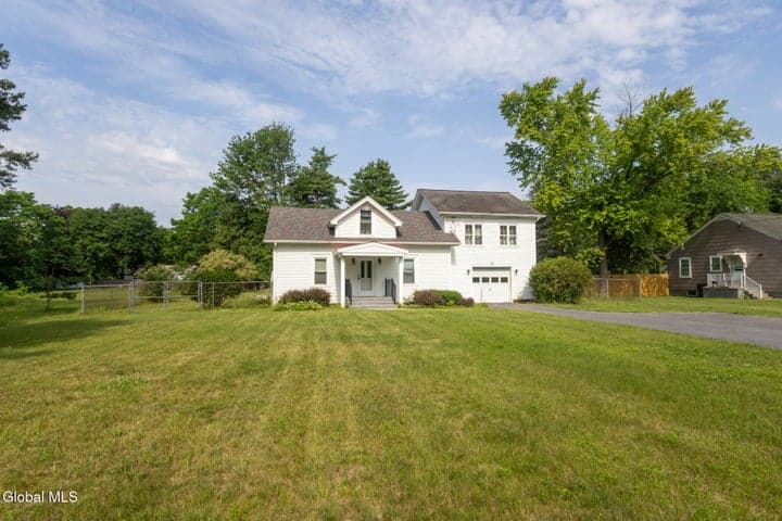 595 Gansevoort Road, Moreau, NY