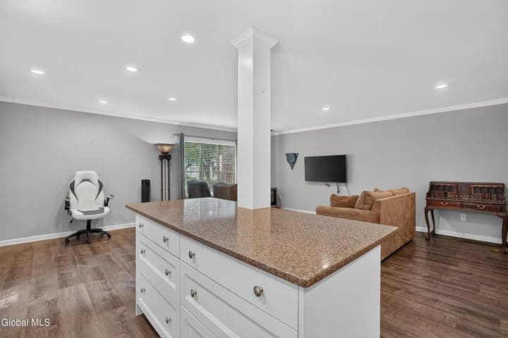 18 Willow Drive, Delmar, NY, photo 4