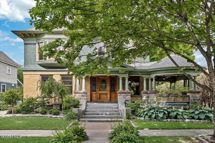 19 Marion Place, Saratoga Springs, NY, photo 2