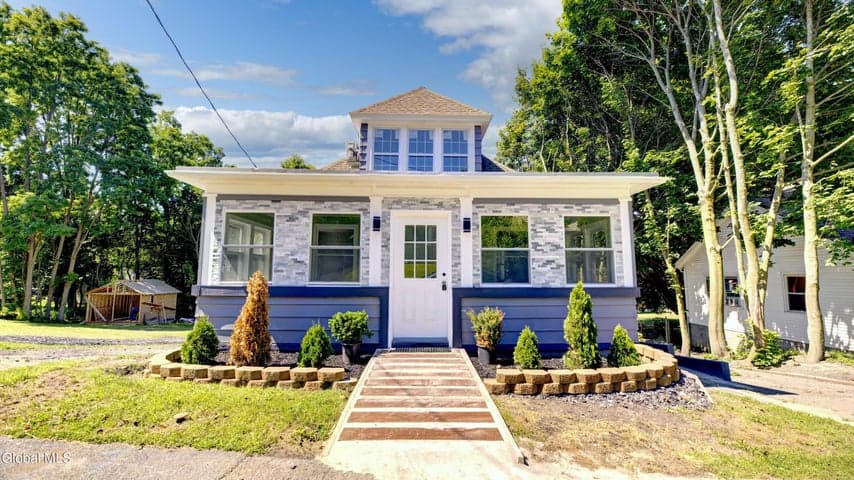 9 McCleary Avenue, Amsterdam, NY, photo 2