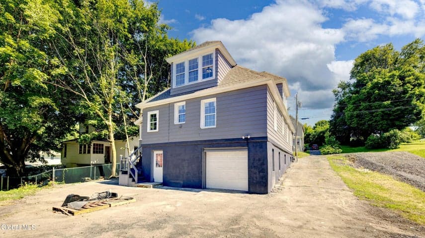 9 McCleary Avenue, Amsterdam, NY, photo 4