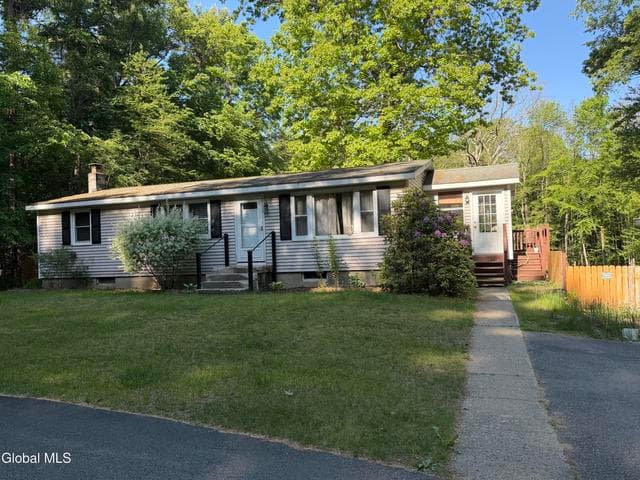 52 Brightman Road, Stillwater, NY