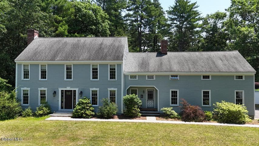 4 Lantern Hill Road, Queensbury, NY