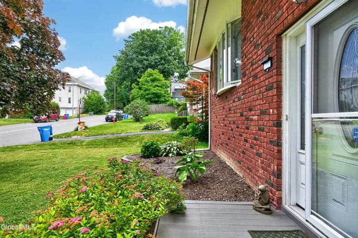 11 Ormond Street, Albany, NY, photo 3