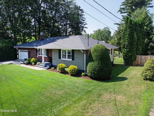 1040 John Alden Lane, Rotterdam, NY, photo 2