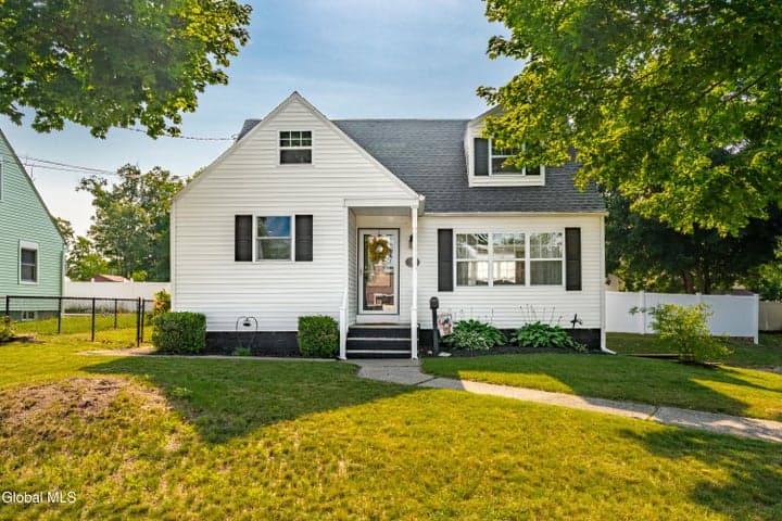 35 Vista Avenue, Latham, NY