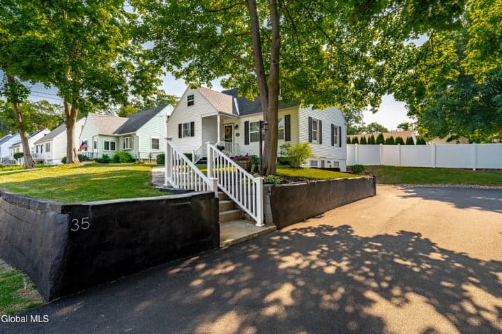 35 Vista Avenue, Latham, NY, photo 2