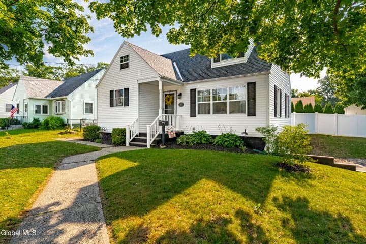 35 Vista Avenue, Latham, NY, photo 4