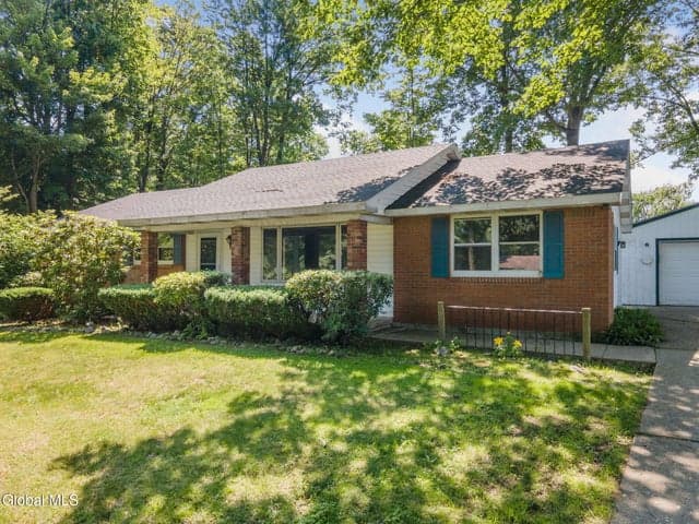 11 Matthew Drive, Schaghticoke, NY, photo 3