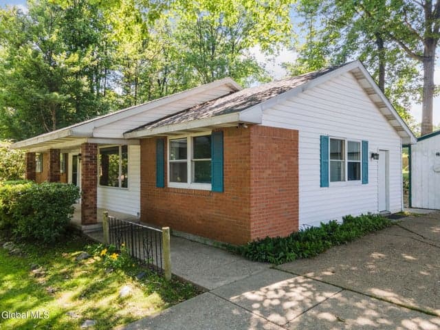 11 Matthew Drive, Schaghticoke, NY, photo 4