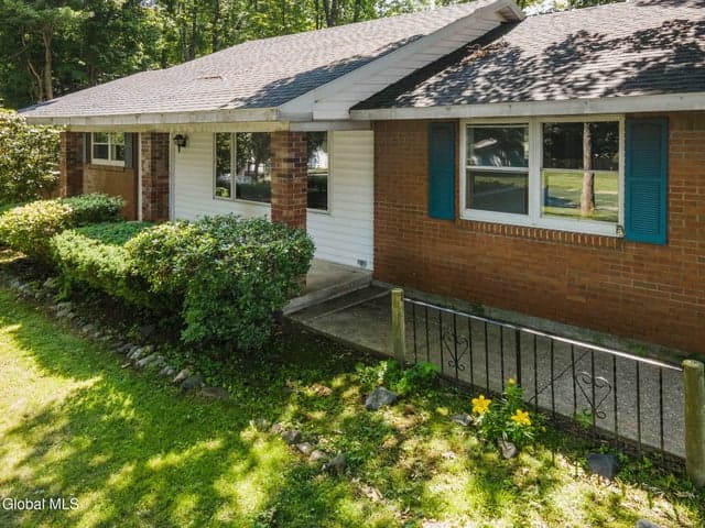 11 Matthew Drive, Schaghticoke, NY, photo 5